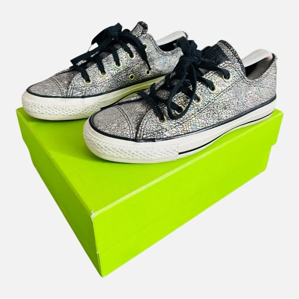 Converse All Star Women Size 6 Shoes Gray Low Top Leather 551591C